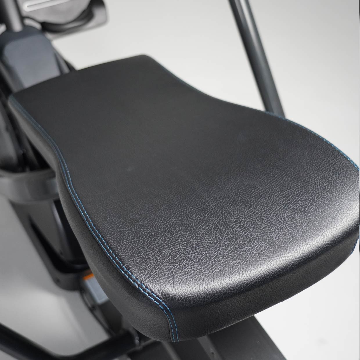 Product Feature - Large Ergonomic Bench Seat